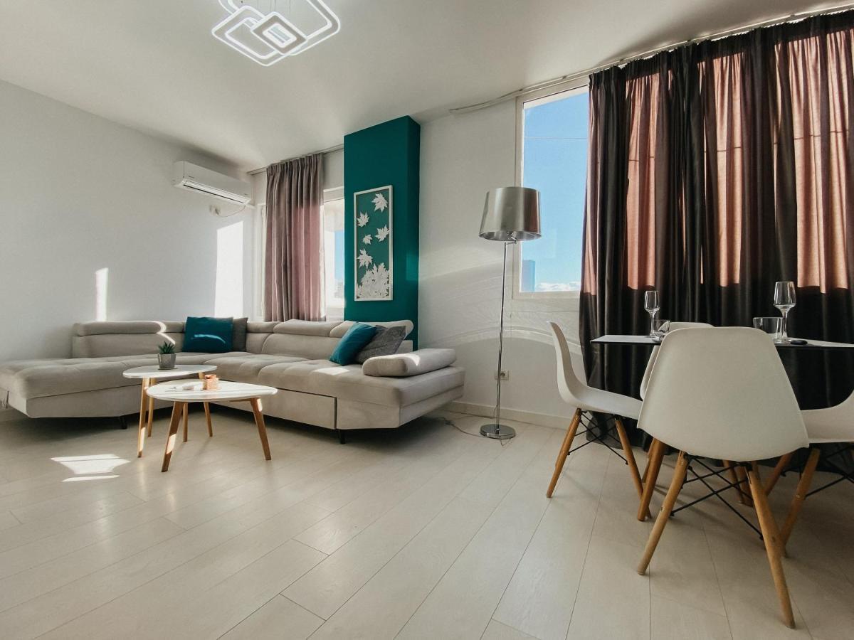 Train Station Modern App - The Nest Apartment Tirana Bagian luar foto