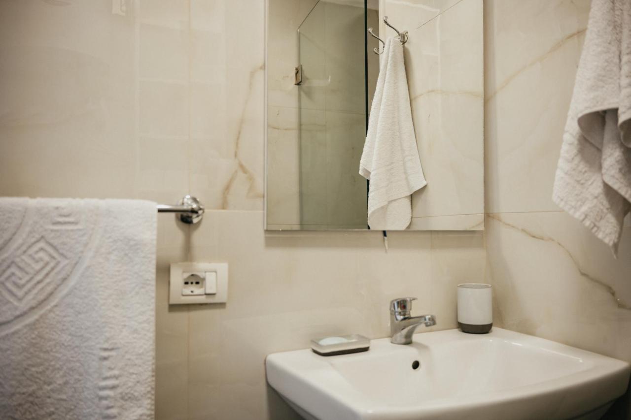 Train Station Modern App - The Nest Apartment Tirana Bagian luar foto